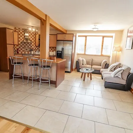 Holiday home Kissane's