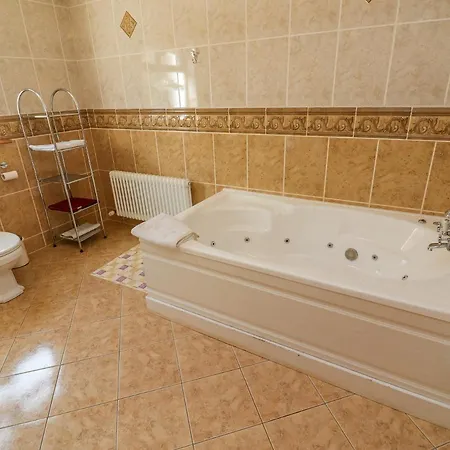 Holiday home Kissane's