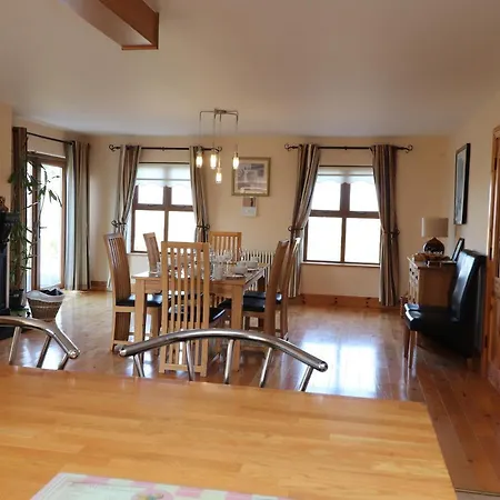 Holiday home Kissane's *
