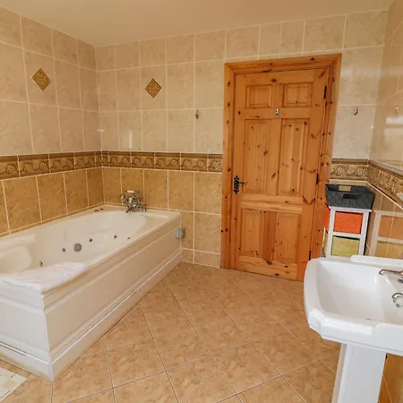 Holiday home Kissane's