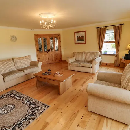 Holiday home Kissane's